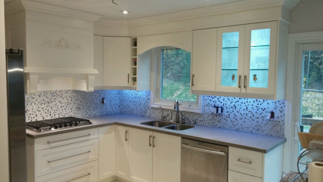 Transitional Kitchen With Off White Painted Mdf Doors Quartz Countertops And Center Island 1